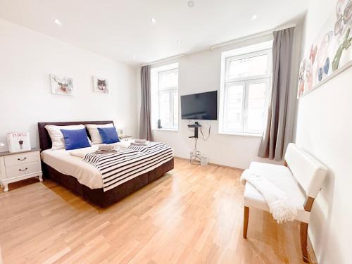 Favoriten Apartment | 3 Bedrooms, near Hauptbahnhof, 8 People, Kitchen