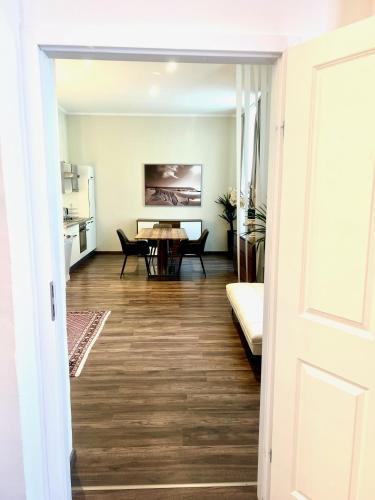 Baden Apartment | 5 Luxus Appartements mit grossem Salon in der Wienerwald Residenz