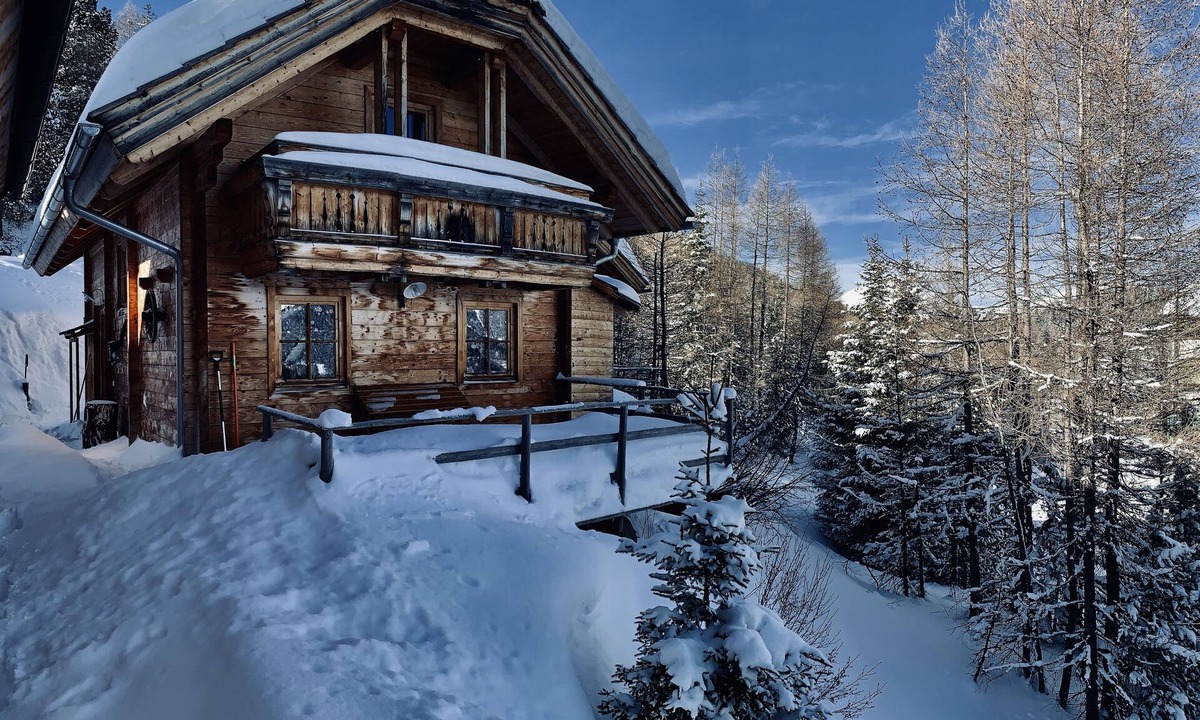 Turracher Hohe Ski Chalet | A rustic cabin at 1,750 meters with guaranteed snow and a sauna, right in the heart of the ski and hiking area!