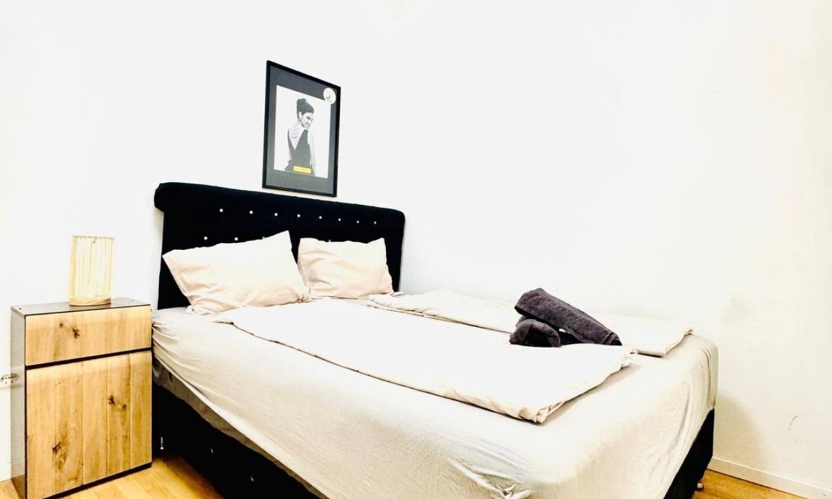 Hernals Apartment | Affordable Stay | 8 Mins to Rathausplatz