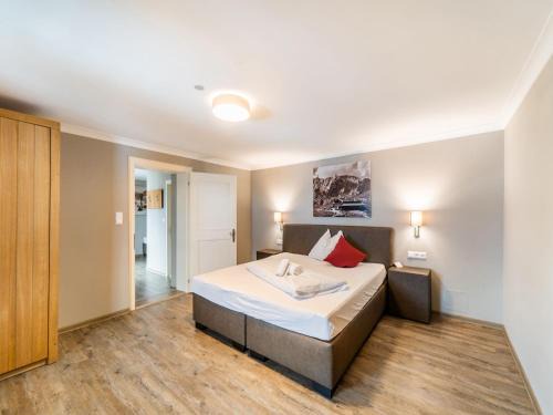 Bruck an der Grossglocknerstrasse Ski Chalet | Alpine Chalet Near Zell am See for 12