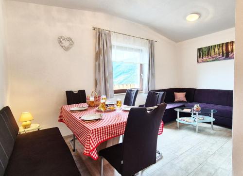 Gai House | Almliesl TROF-760