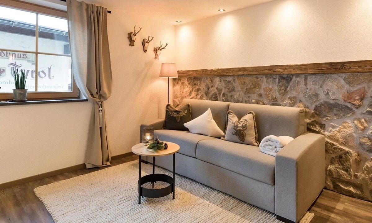 Zillertal Apartment | Apartment Das Krumerhaus - "Der Krumer" with Balcony and Wi-Fi