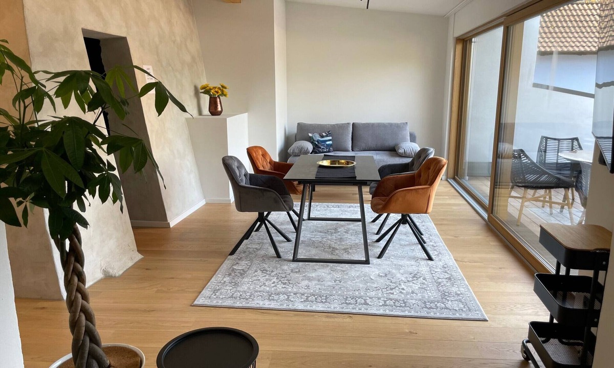 Gmuend in Kaernten Apartment | Apartment "Gasthof Alte Post - Top 8 Kapitän" with Mountain View & Wi-Fi