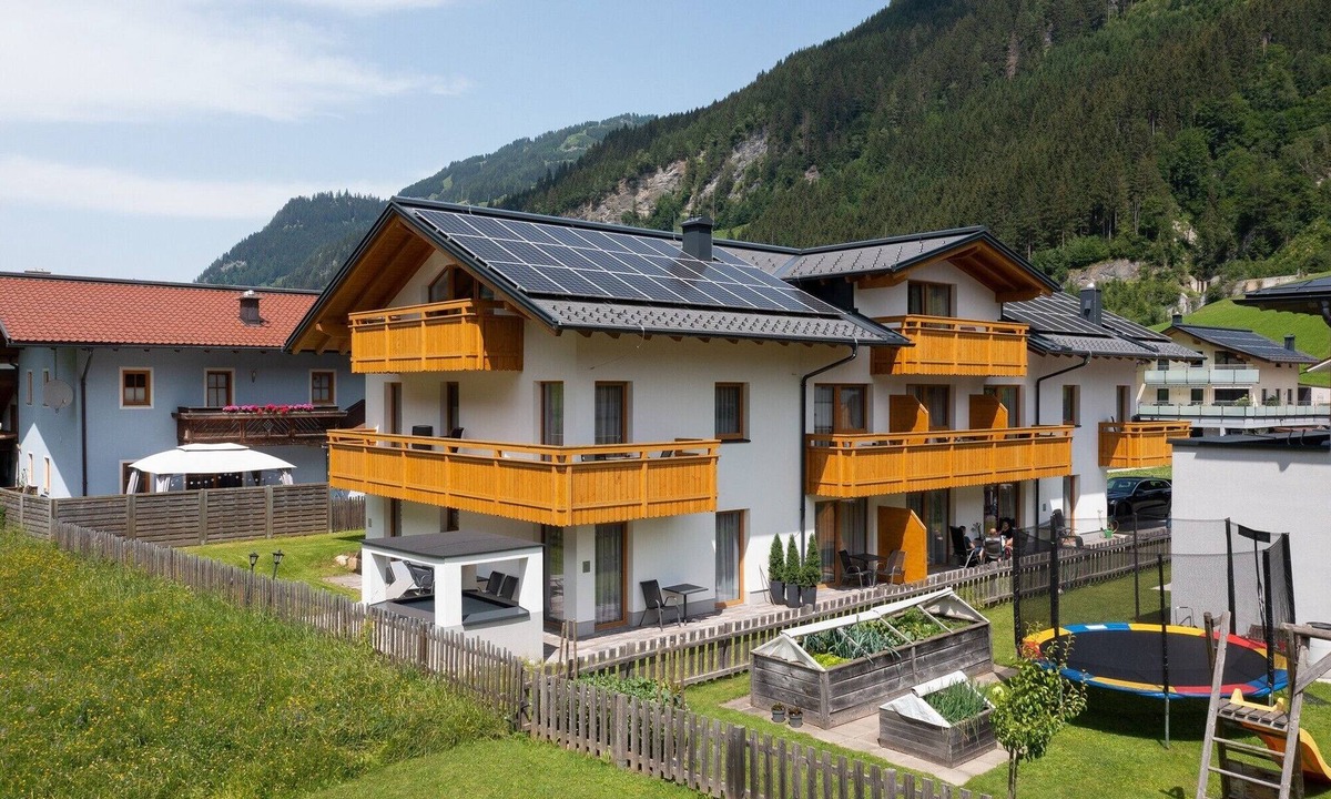 Grossarl Apartment | Apartment 'Gästehaus Egger 1' with Mountain View, Balcony and Wi-Fi
