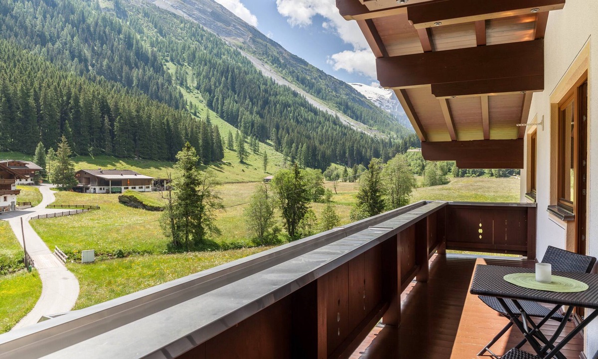 Madseit Apartment | Apartment 'Haus Marchegg - Steinbock' with Mountain Views