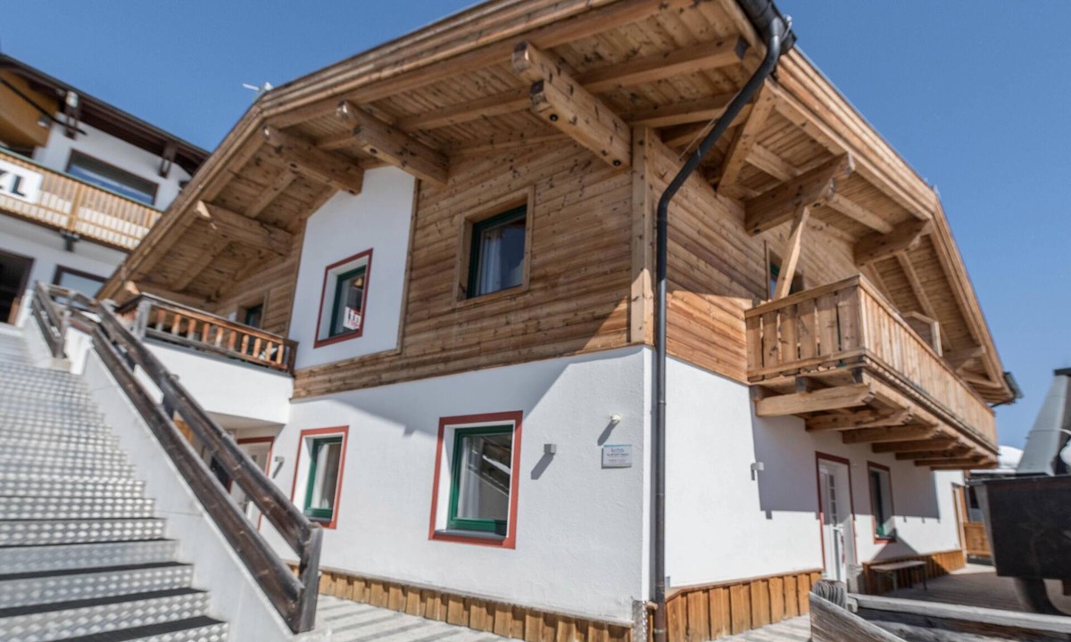 Konigsleiten Apartment | Apartment in "Chalet Central - Top CC5" near Ski Areas with Shared Sauna