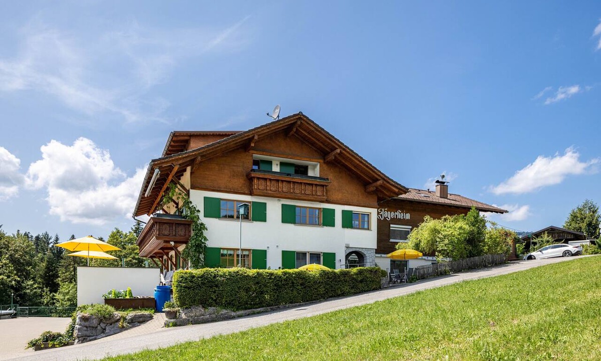 Krumbach Apartment | Apartment 'Kojen' with Mountain View, Shared Garden and Wi-Fi