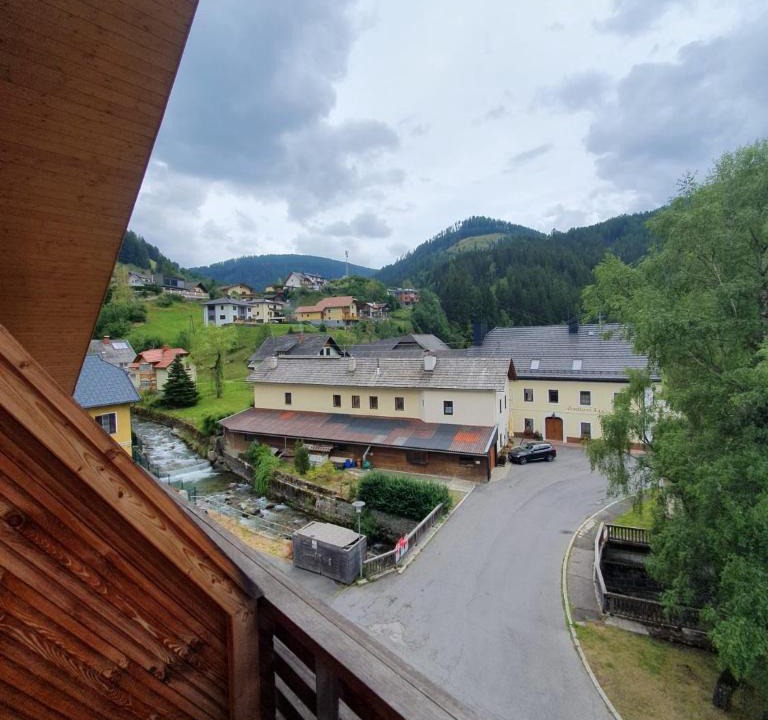 Ebene Reichenau Apartment | Apartment Near Hiking and Skiing in Nockberge