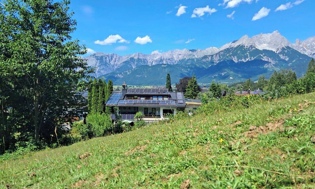 Saalfelden am Steinernen Meer Apartment | Beautiful apartment for 4 people with WIFI, TV and balcony