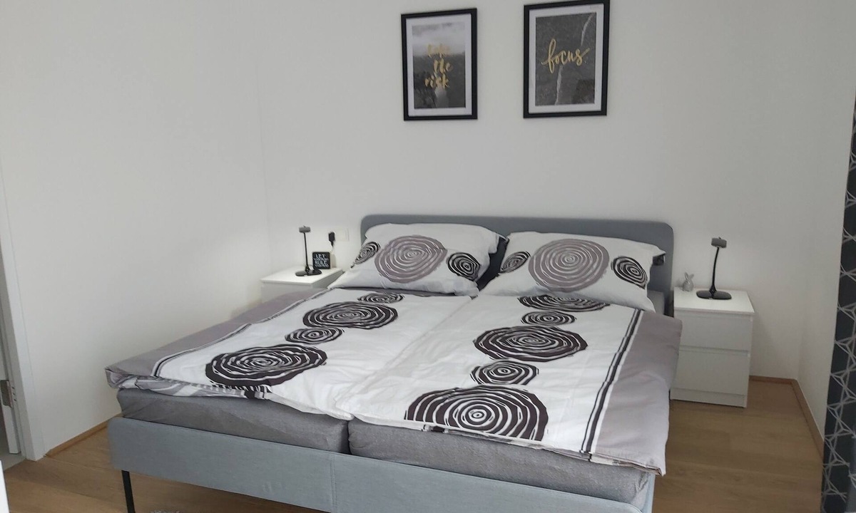 Kaisermuhlen House | Balcony/Modern close to United Nations/Donau City