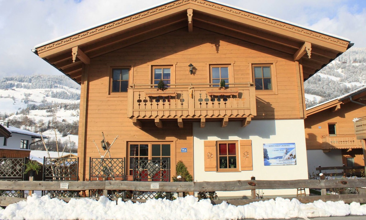 Niedernsill Ski Chalet | Beautiful Alpine Chalet in great location - large skiareas and glacier nearby