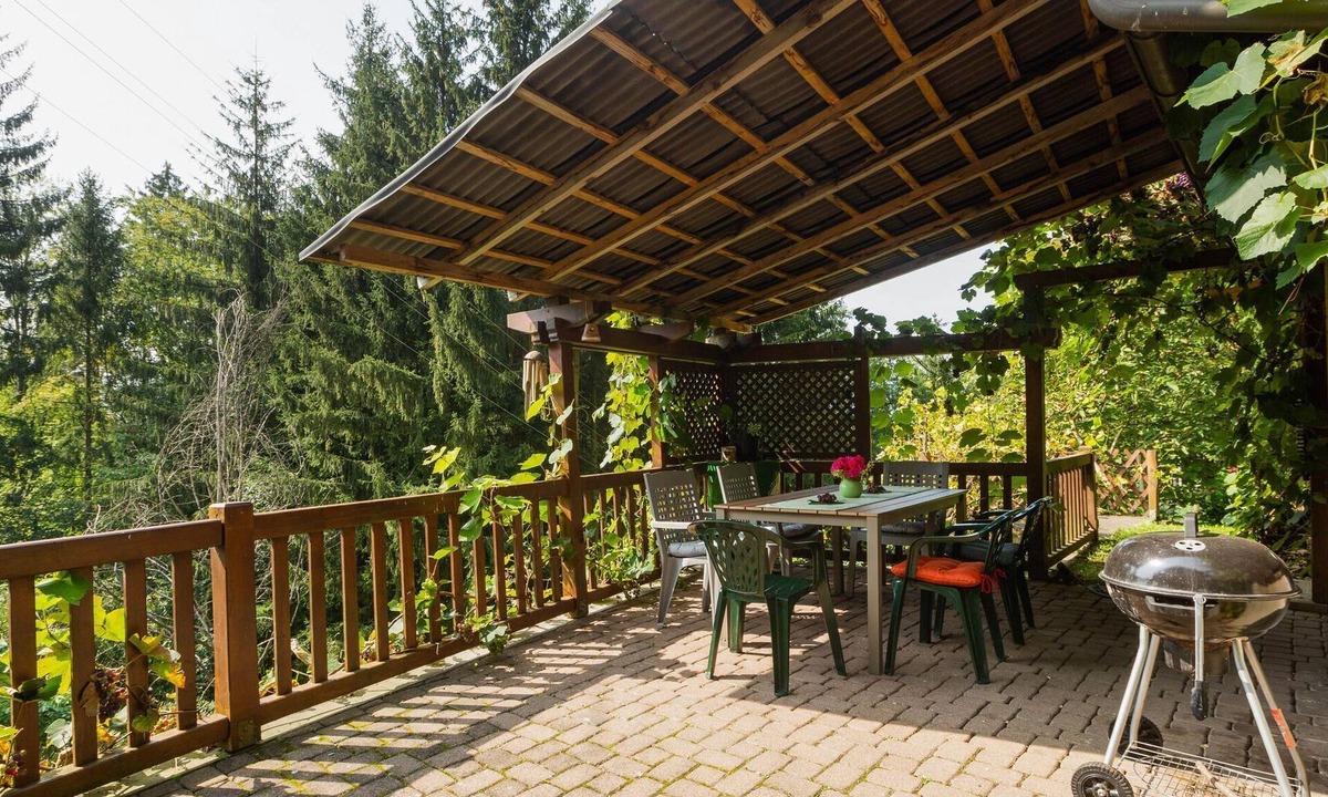 Frantschach-Sankt Gertraud Apartment | Beautiful Apartment in Hintergumitsch with Terrace
