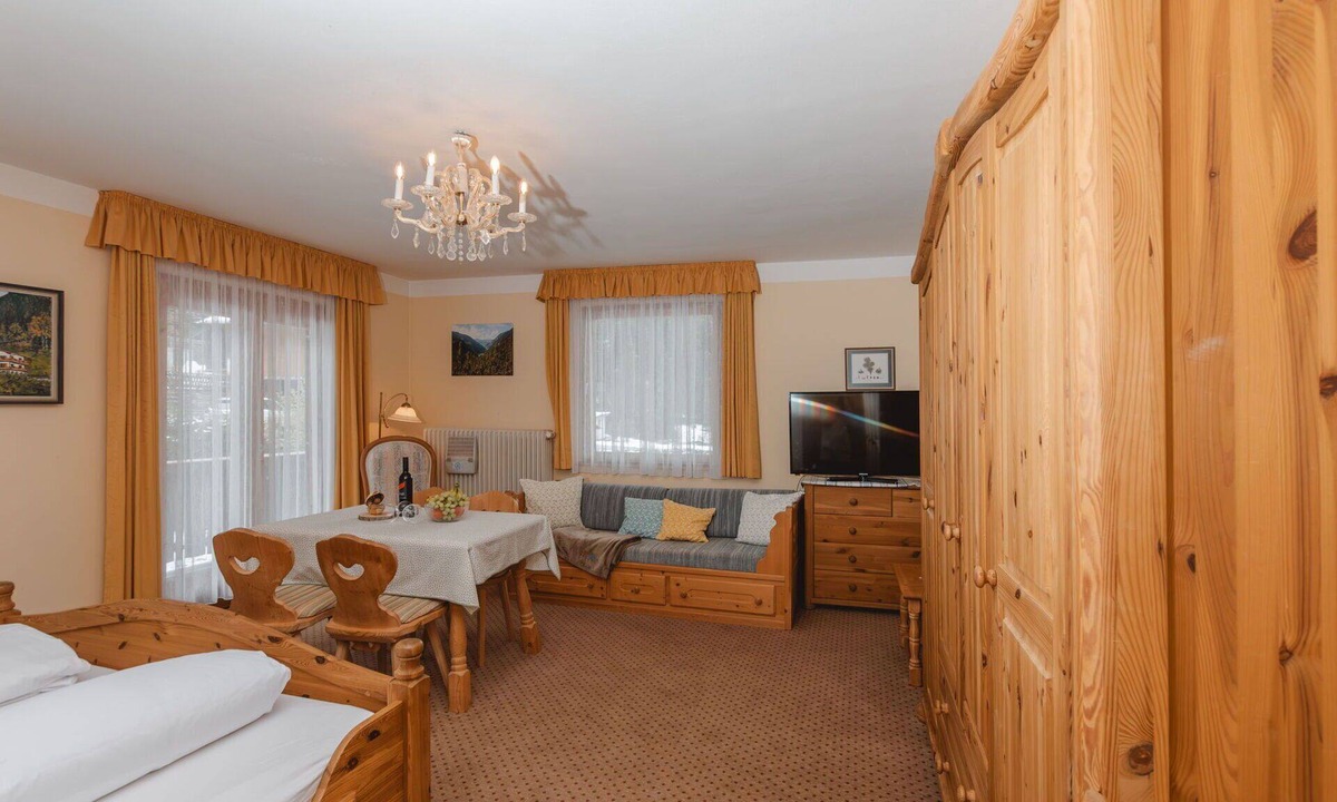 Bad Gastein Apartment | Beautiful apartment for 3 people with WIFI, TV, balcony and pets allowed