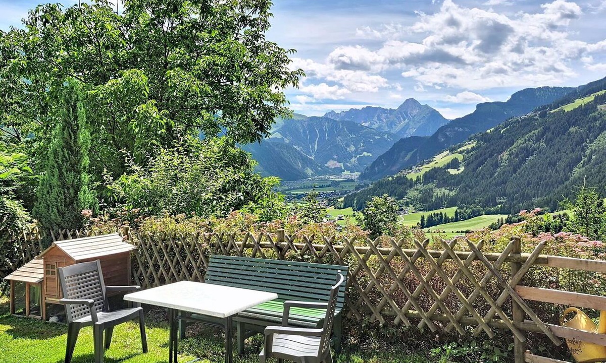 Zellbergeben Apartment | Beautiful apartment for 5 guests with WIFI, TV and balcony