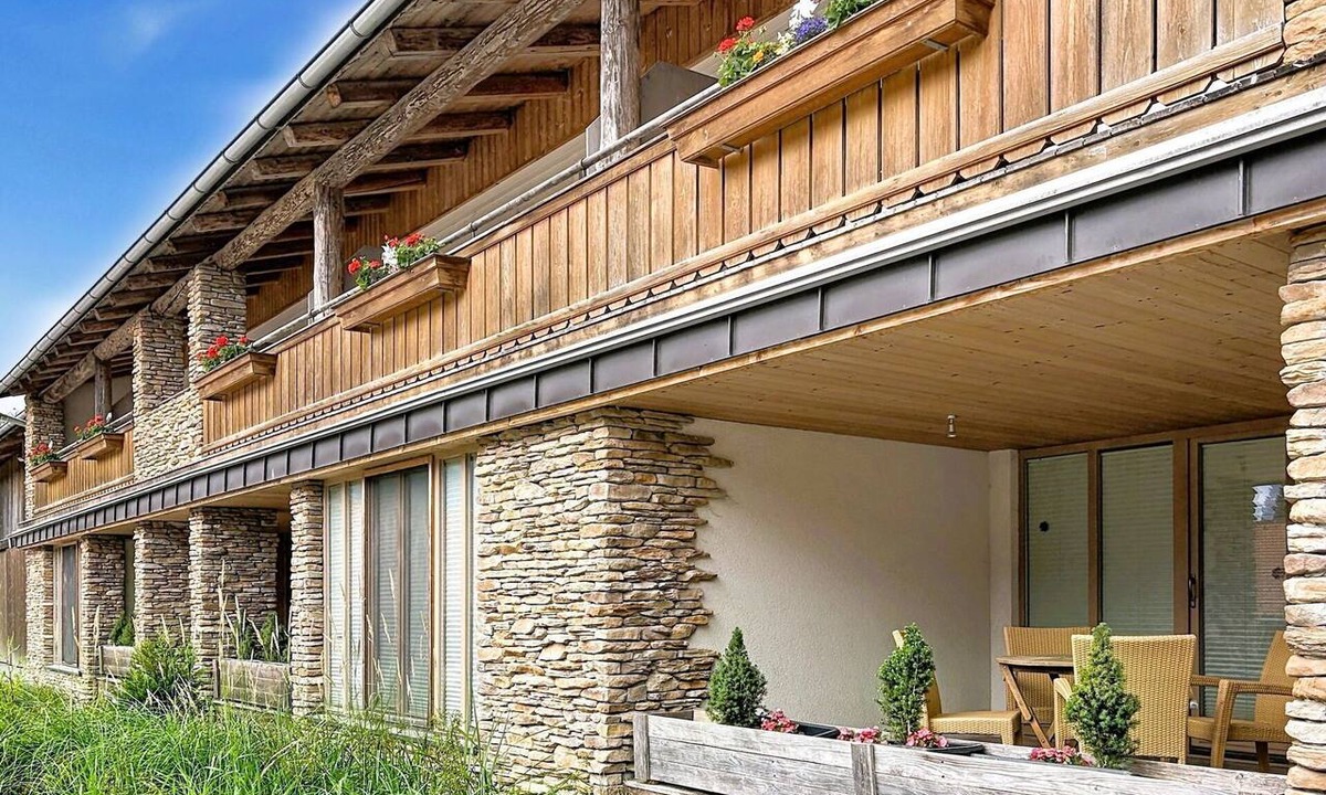 Kaprun Villa | Beautiful apartment in villa for 6 guests with TV, terrace and pets allowed
