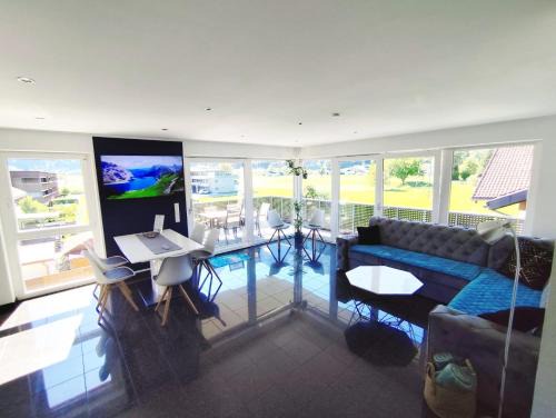 Buers Apartment | Bella Vista - 85 m2 Ferienwohnung mit überdachtem Parkplatz und Außenstellplatz - Bergblick