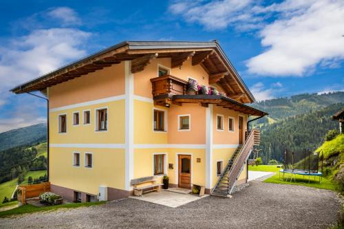 Muehlbach Am Hochkoenig Apartment | Brennergut Ferienwohnung am Bauernhof