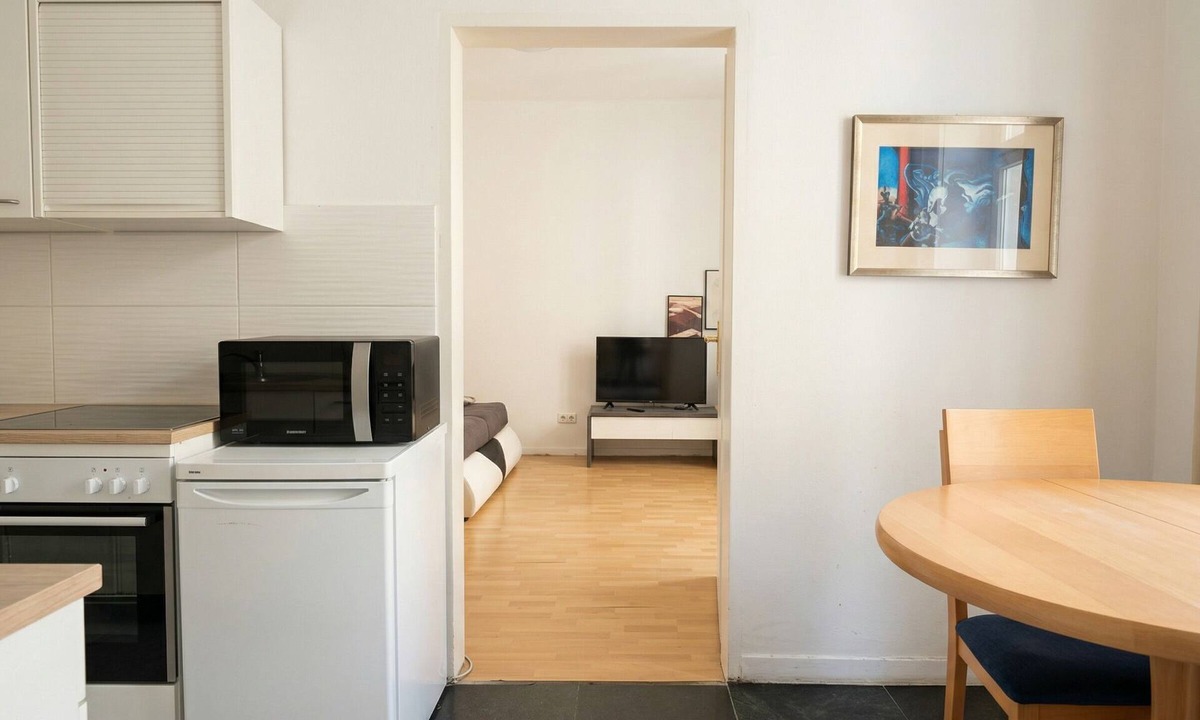 Simmering Apartment | Central & Simple 1BR Apartment with WIFI