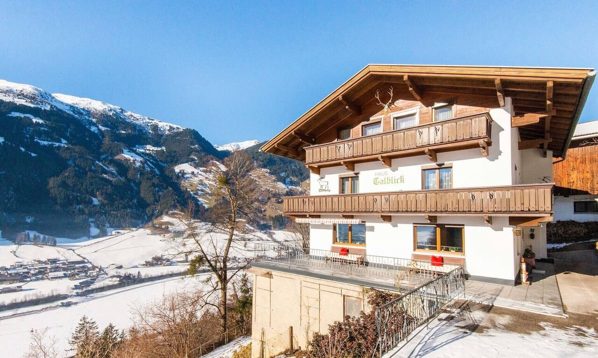 Hainzenberg House | Chalet in Hainzenberg near Ski Slopes