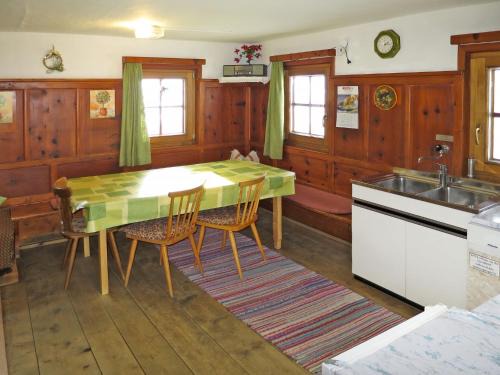 Vorderlanersbach Ski Chalet | Chalet Lippnerhütte by Interhome