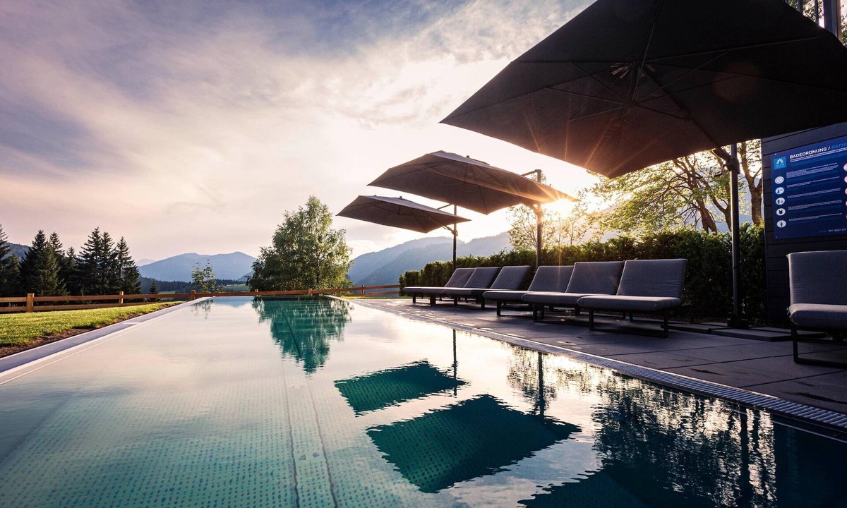 Sankt Martin am Tennengebirge Apartment | Chic holiday flat with infinity pool