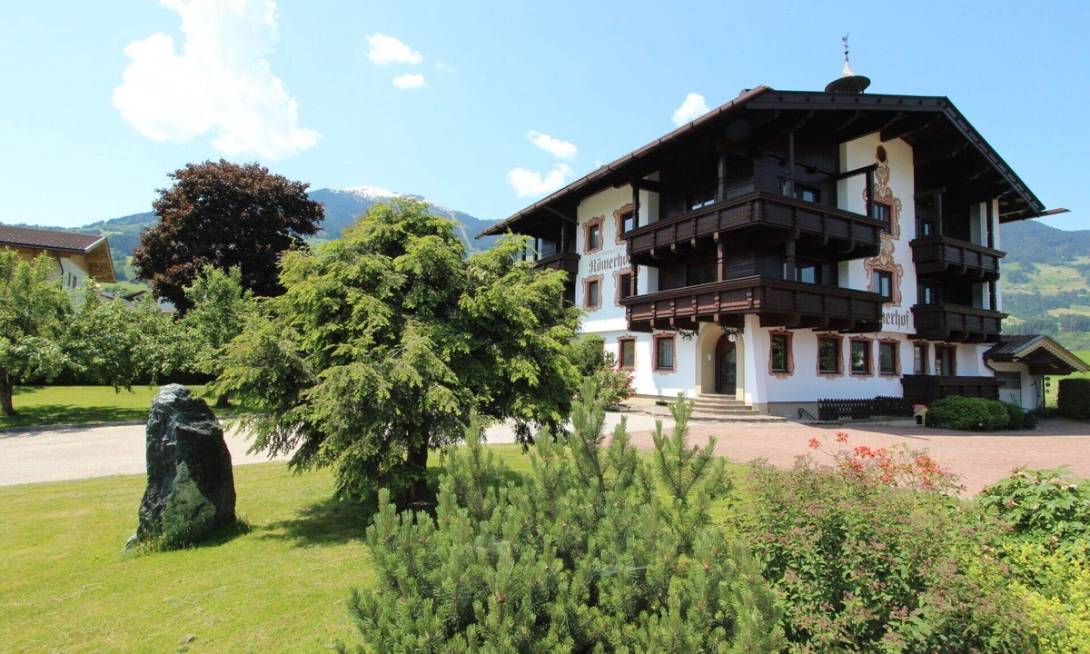 Kapfing Apartment | Cosy apartment for 2 guests with WIFI, TV, balcony, pets allowed and panoramic view