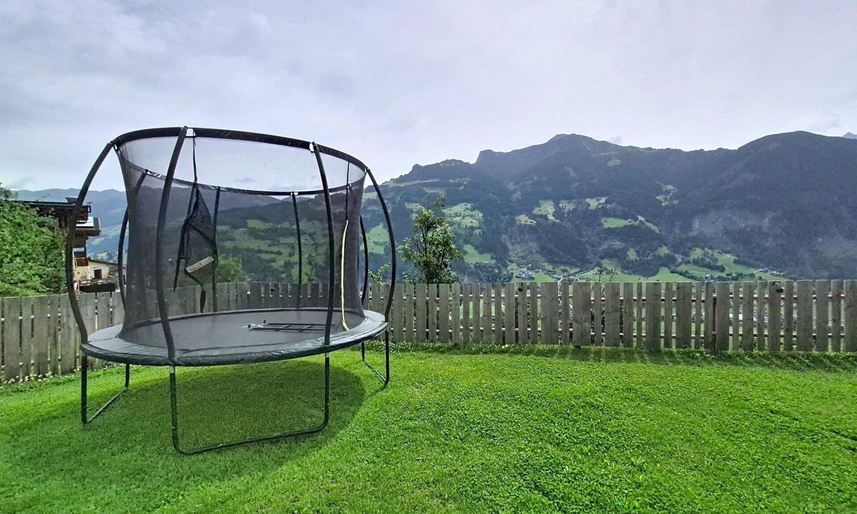 Hippach-Schwendberg Apartment | Cosy apartment for 4 guests with hot tub, WIFI, TV, terrace and pets allowed