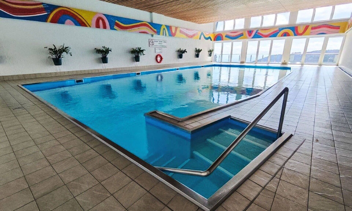 Sankt Urban Apartment | Cosy apartment for 4 guests with pool, WIFI, TV and balcony