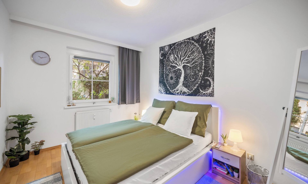 Schwechat Apartment | Cozy Apartment near Airport & City Center with Private Garden