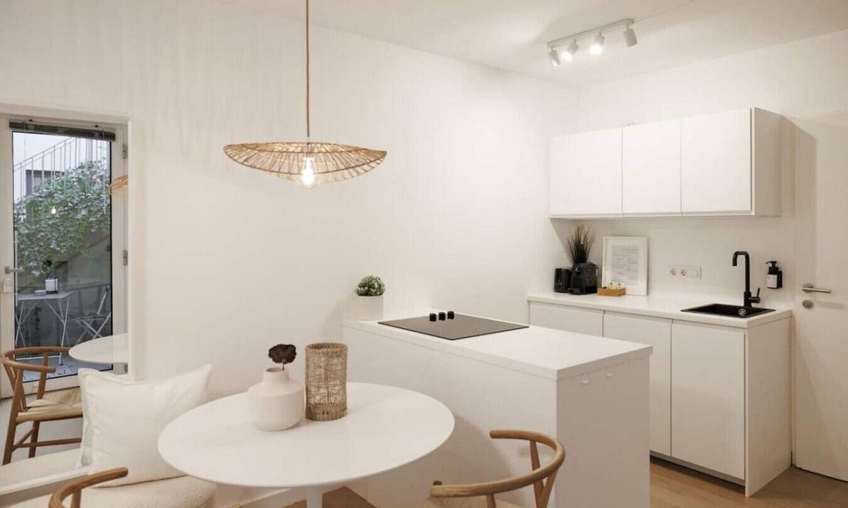 Brigittenau Apartment | Cozy BOHO Loft, 10min to City Center, terrace