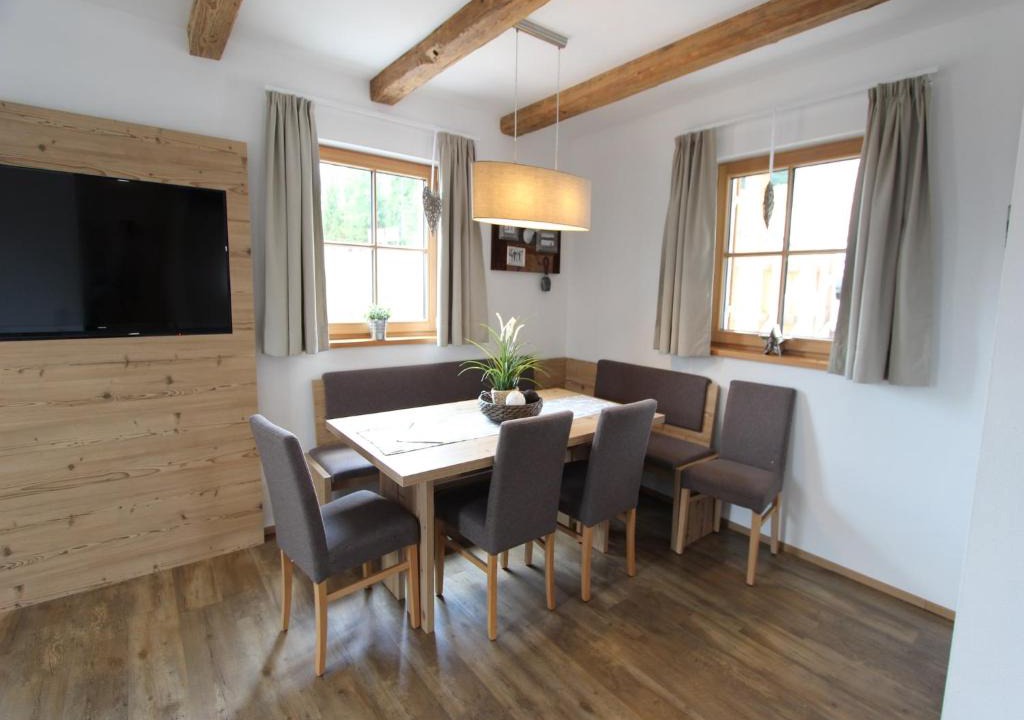 Weisspriach Ski Chalet | Cozy Chalet in Wei priach with Terrace