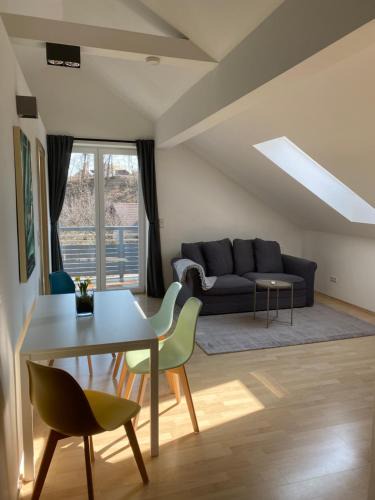 Rosegg Apartment | Das Bergl - Modernes Apartment mit Bergblick & Balkon nahe Wörthersee