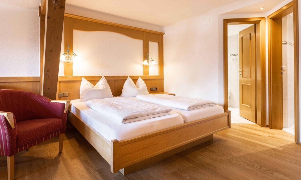 Mittelberg Apartment | Double room Comfort - HB - Hotel Alte Krone Superior