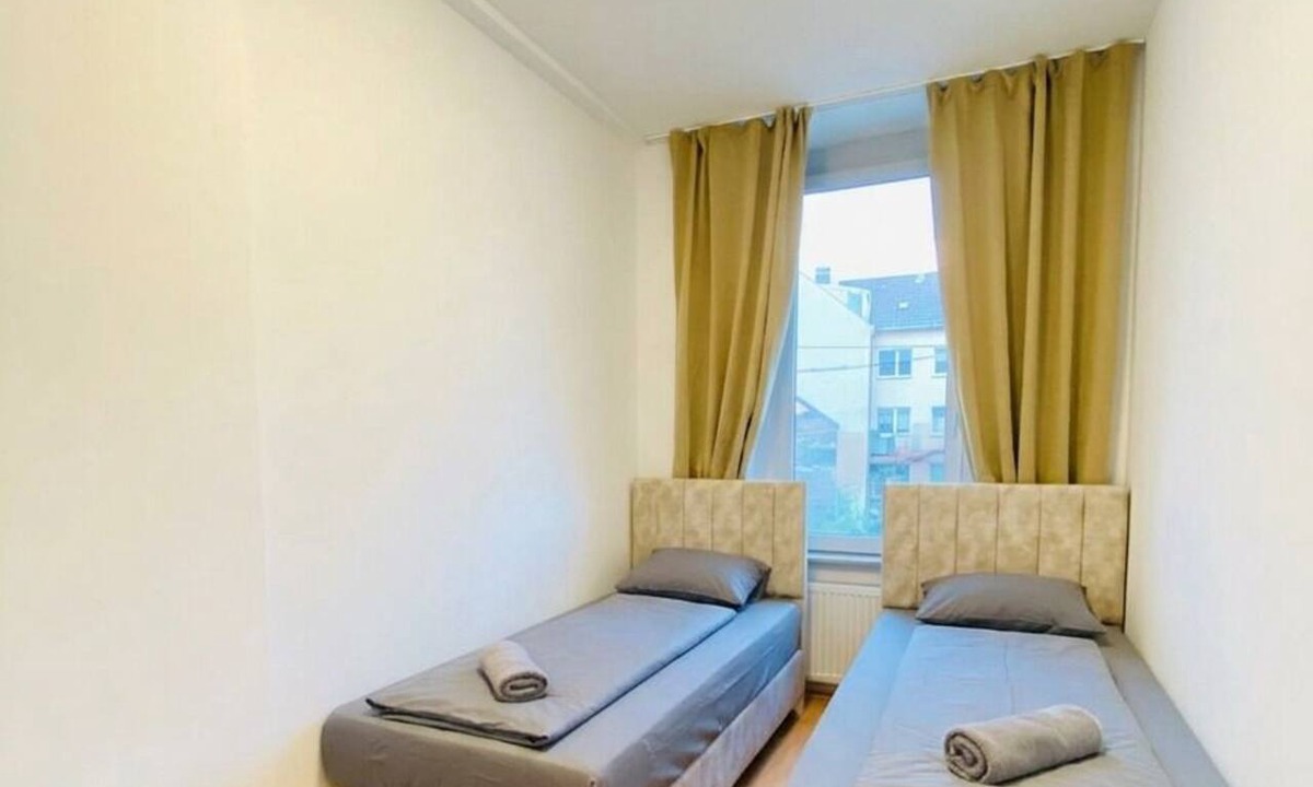 Liesing Apartment | Family 5BR Apt for 11 Near Schönbrunn