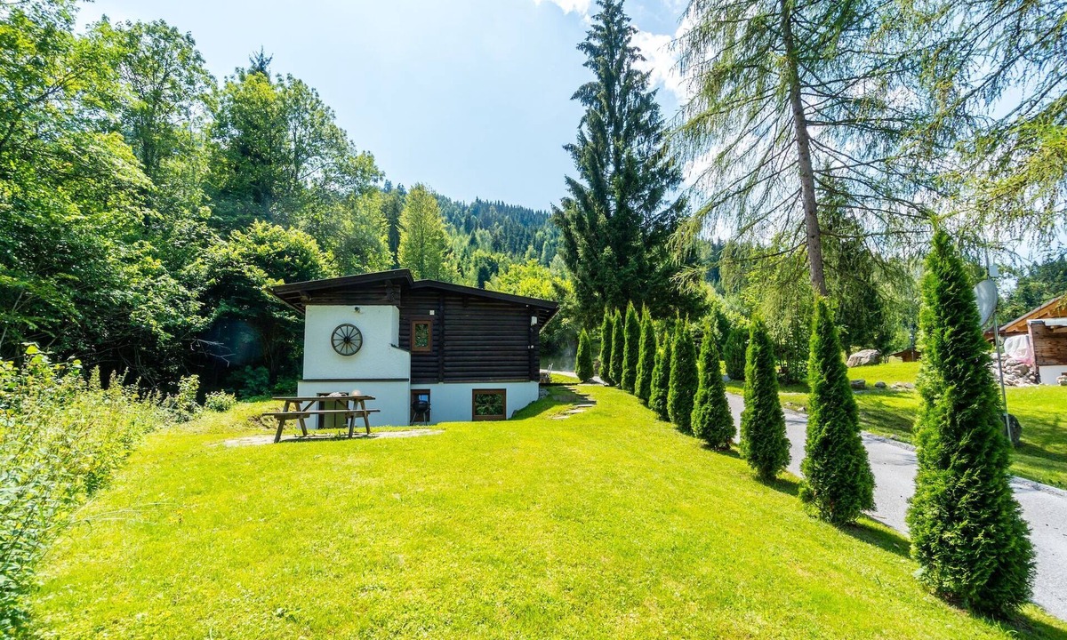 Woergl Ski Chalet | Family chalet with garden & terrace