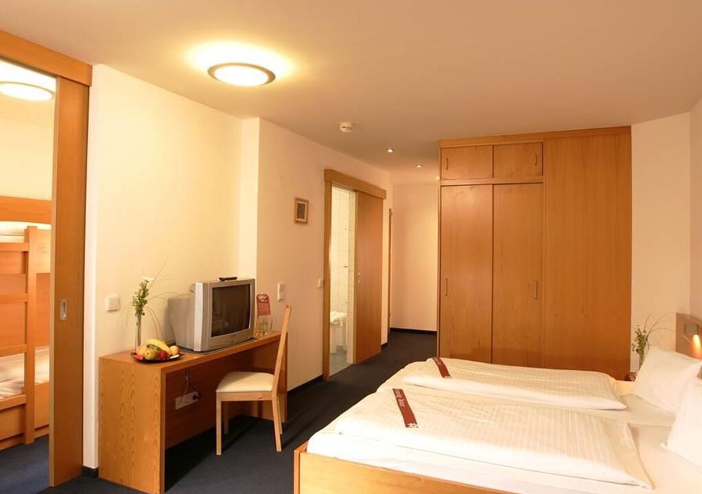 Werfenweng Hotel | Family room "Hochkönig" with bath, WC - Gut Wenghof - Family Resort Werfenweng