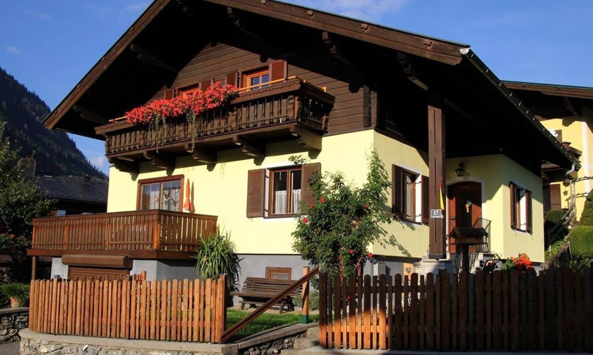 Woerth Apartment | Ferienhaus Gschwandtner - Holiday home, separate toilet and bath/shower, 4 bedrooms