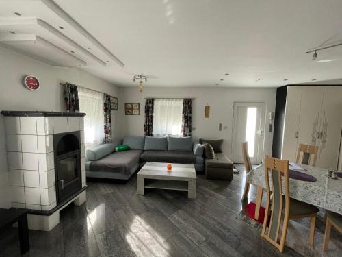 Wieting Apartment | Ferienhaus mit Terrasse und viel Ruhe