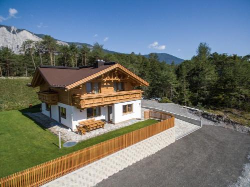 Sautens Ski Chalet | Ferienhaus Sennerhäusl