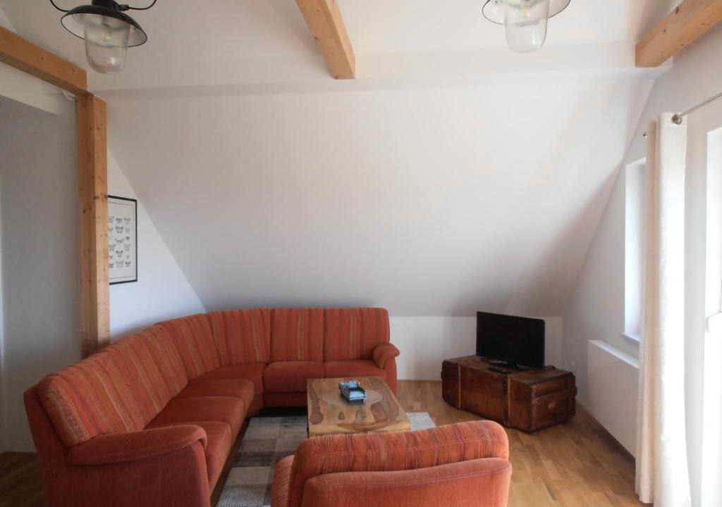 Jois Apartment | Ferienwohnung am Kirchberg