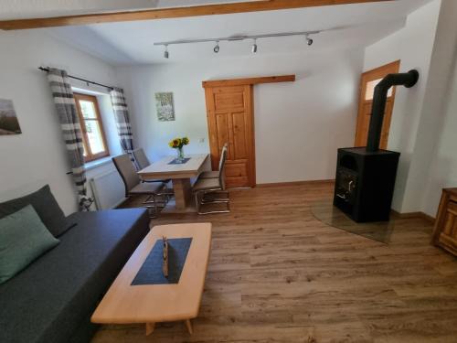 Eisenbergeramt Apartment | Ferienwohnung Gschwendt