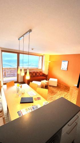Warth Apartment | Ferienwohnungen "Adventure Panorama" Appartement Falken Top 8