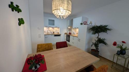 Gmunden Apartment | Fountain Suite Gmunden - balcony - Luxuriöses Apartment mit Balkon