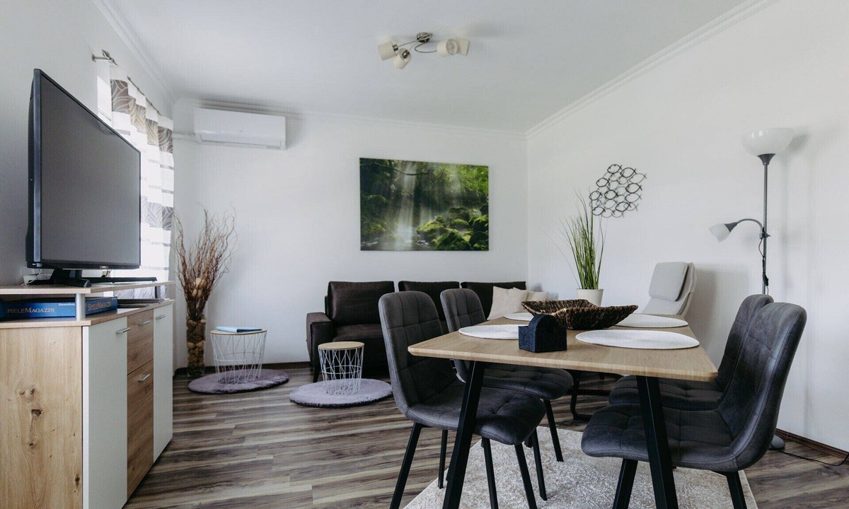 Oberdorf im Burgenland House | Grafs Country House in Southern Burgenland with Covered Terrace and Fenced Garden