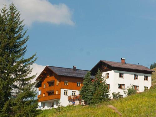 Damuels House | Haus Furka