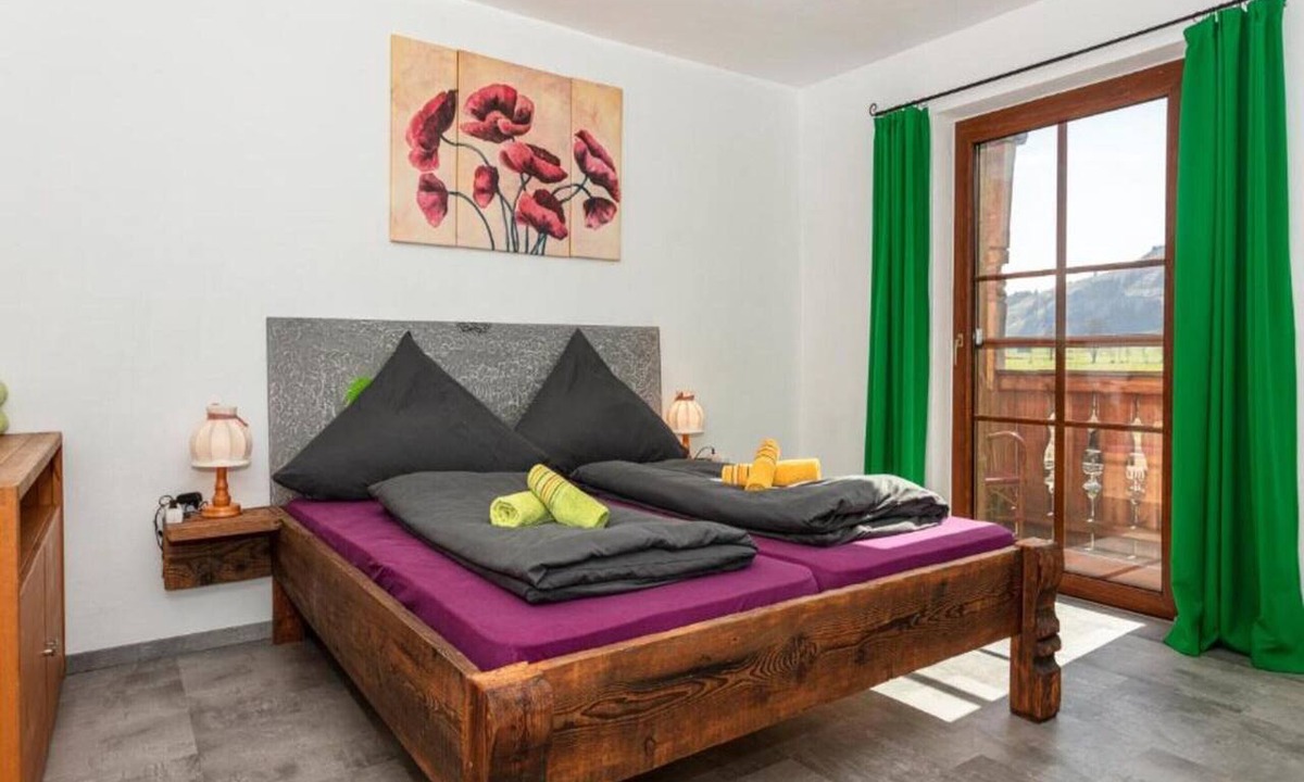 Saalfelden am Steinernen Meer Apartment | Holiday Apartment on a Farm With Outdoor Whirlpool
