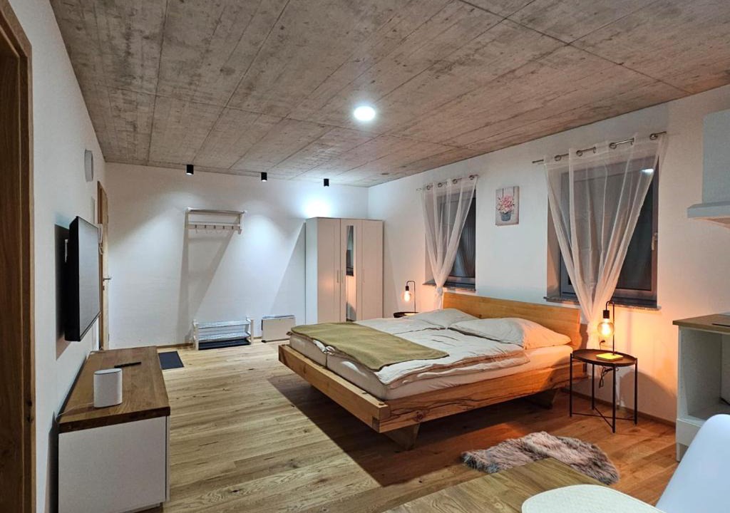 Mattighofen Apartment | Hoch2 Apartment - Modern, komfortabel & 24h Self-Check-in mit Parkplatz