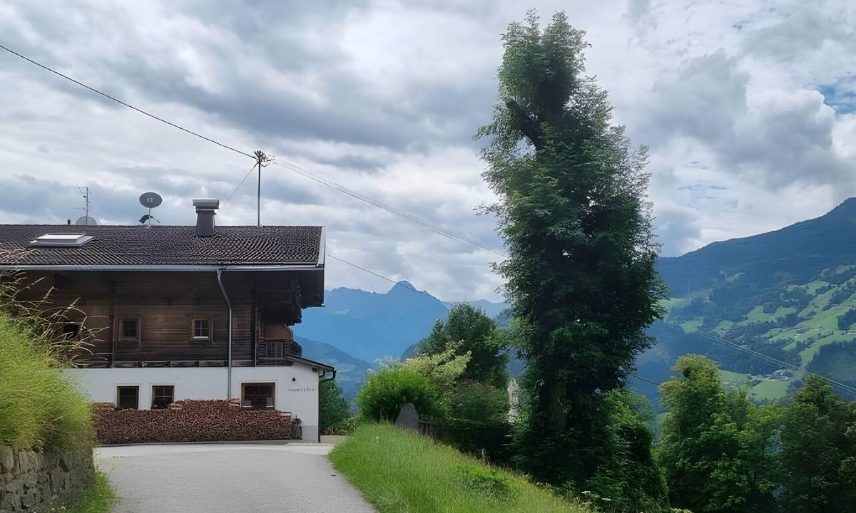 Stummerberg House | Holiday Home 'Appartement Wöscherhof' with Mountain View, Shared Garden and Wi-Fi