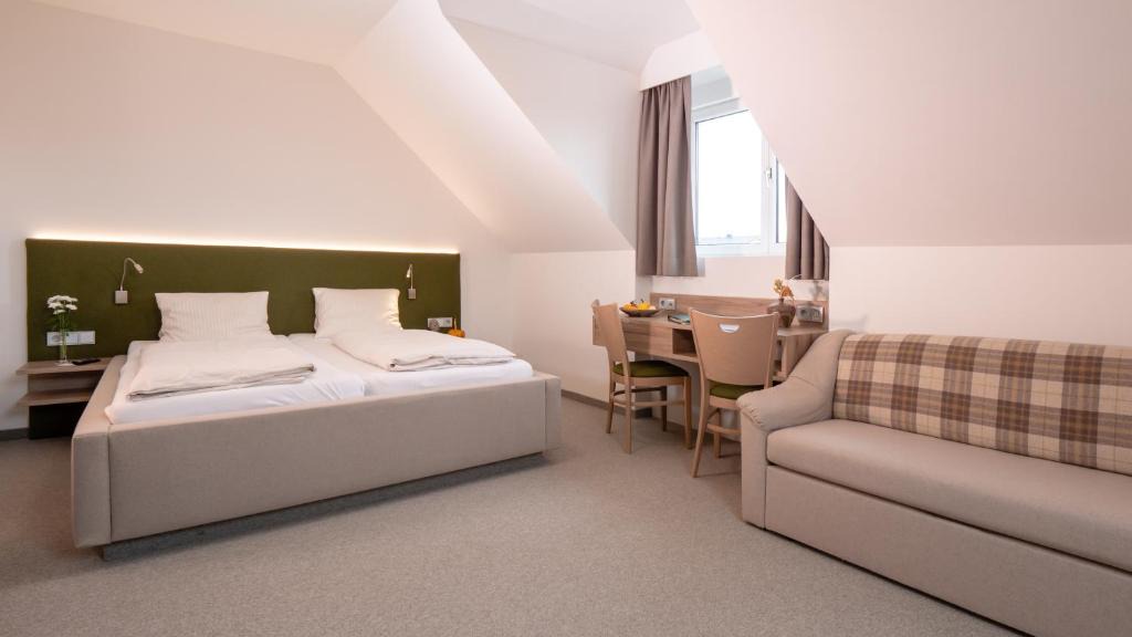 Neustift im Muehlkreis House | Hotel Weiss S